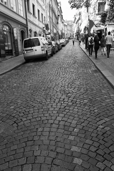프라하의 거리의 대부분은 조약돌에 배치하고 블록에서 블록에 놀라운 패턴과 디자인의 — 스톡 사진