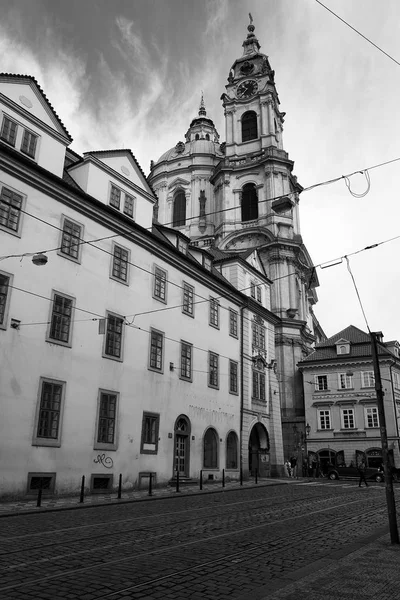 Όμορφα Ιστορικά Πέτρινα Κτήρια Στην Πράγα — Φωτογραφία Αρχείου