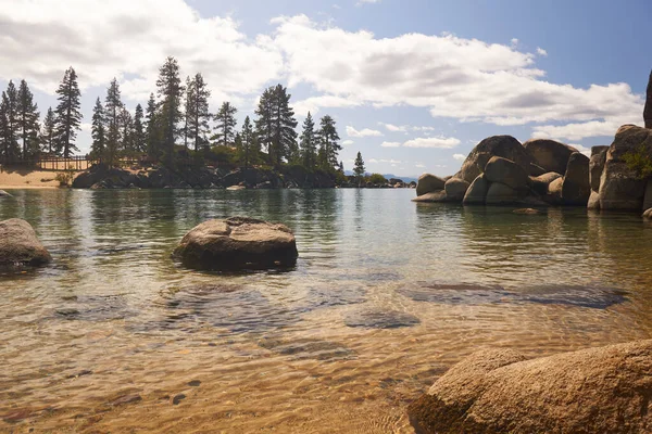 Tahoe Gölü Nün Granit Kayaları — Stok fotoğraf