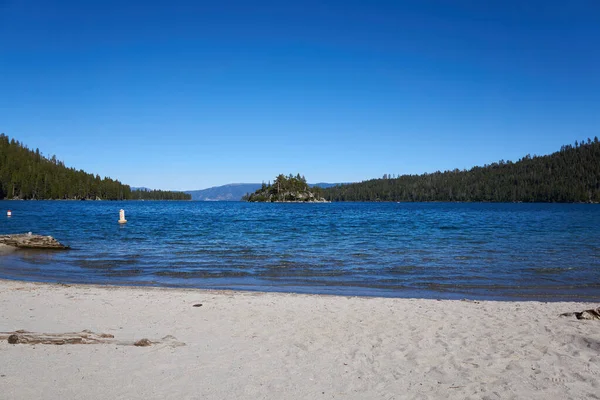 Ponto de esmeralda no Lago Tahoe — Fotografia de Stock