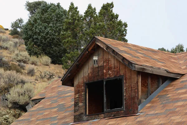 Ein Alter Toaster Hängt Stromkabel Dieser Vergessenen Hütte Den Bergen — Stockfoto