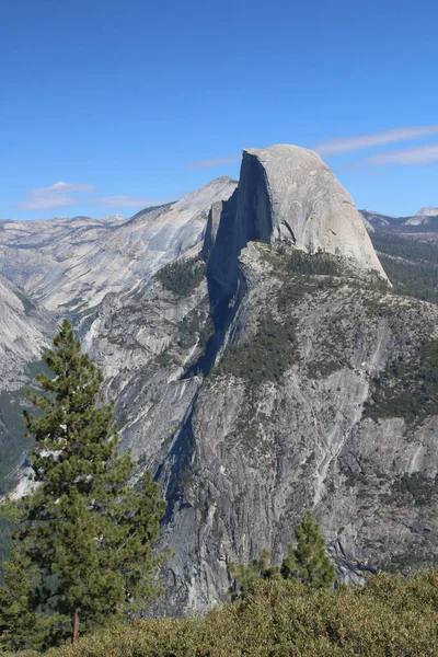 Lodowiec Point Widok Widokiem Yosemite Valley Half Dome Yosemite Falls — Zdjęcie stockowe