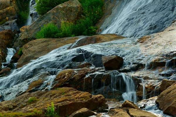 Fullt Strömmande Mufti Nivåindelad Vattenfall Rock Kaskader Tropiska Naturliga Vilda — Stockfoto
