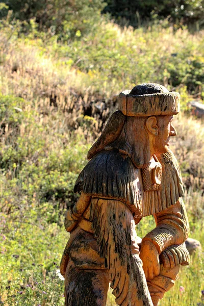 Escultura Madera Pionero Temprano Una Ladera Montaña — Foto de Stock