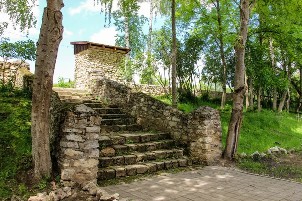 Taş merdiven, Lago Naki Platosu, Rusya, Batı Kafkasya, Adygea Cumhuriyeti, Doğa