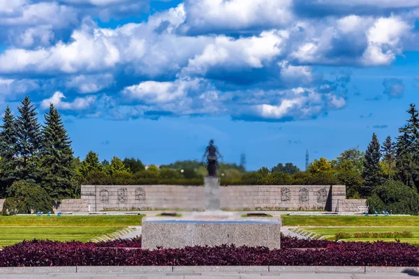 Piskarevsky Memorial Cemitério São Petersburgo Rússia Agosto 2013 Chama Eterna — Fotografia de Stock