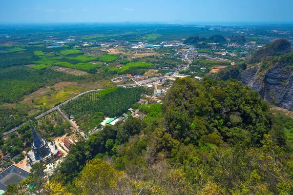 Panoramablick Vom Gipfel Des Berges Auf Die Nachbarschaft Grüne Wiesen — Stockfoto