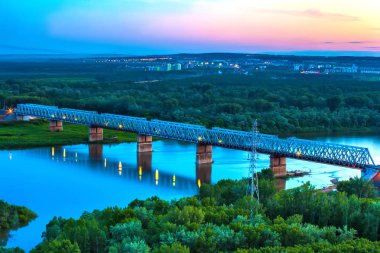 Ufa üzerinde gün batımı, Bashkortostan, Rusya Federasyonu.