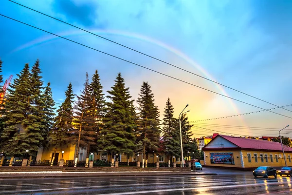 Gostiny Dvor square, Lenina street, Ufa, Bashkortostan, Russia - June 2015. — Stock Photo, Image