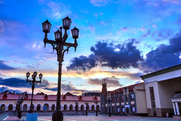 Gostiny Dvor tér, Lenina utca, Ufa, Bashkortostan, Oroszország-június 2015. Stock Fotó