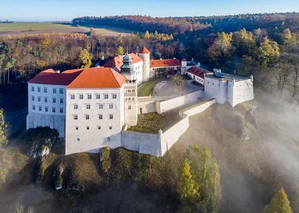 Historický Zámek Pieskowa Skala Nedaleko Krakova Polsku Letecký Pohled Podzim — Stock fotografie