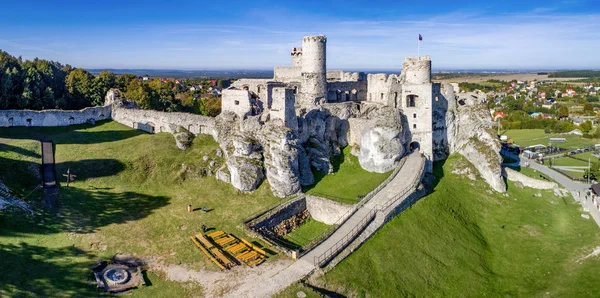 Breed Panorama Van Ruïnes Van Een Middeleeuws Kasteel Rots Ogrodzieniec — Stockfoto