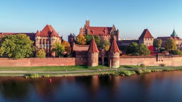 Polonya Ana Nogat Nehirde Töton Şövalyeleri Kalesi Ortaçağ Malbork Marienburg — Stok video