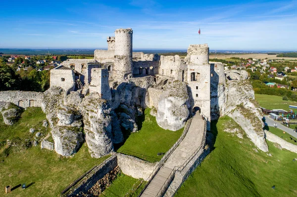 Ogrodzieniec, Polonia. Ruinas del castillo medieval — Foto de Stock