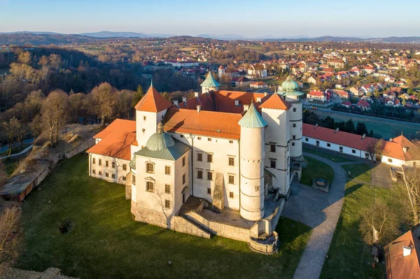 Oude renaissance kasteel in wisnicz, Polen — Stockfoto