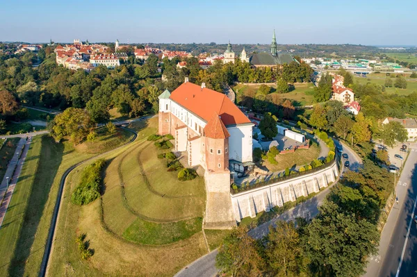 Sandomierz, Polsko. Hrad a staré město. Letecký pohled — Stock fotografie