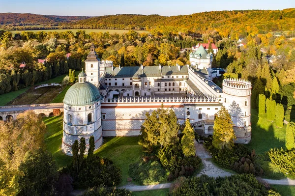 Reneszánsz kastély Krasiczyn, Lengyelország — Stock Fotó