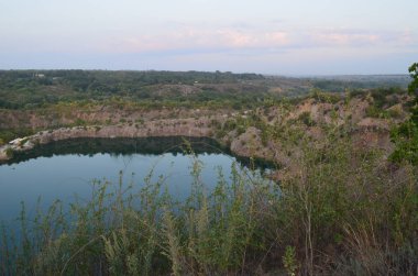 Mygeja'daki kanyon ve göl