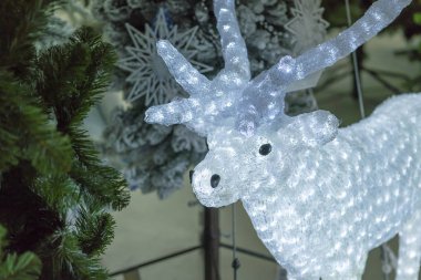 Beyaz geyik, Noel süsleri, çelenk ve topları, Yılbaşı tatil