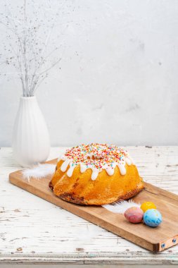 tatil cupcake, renkli yumurta yuvada, Paskalya Hıristiyan tradit