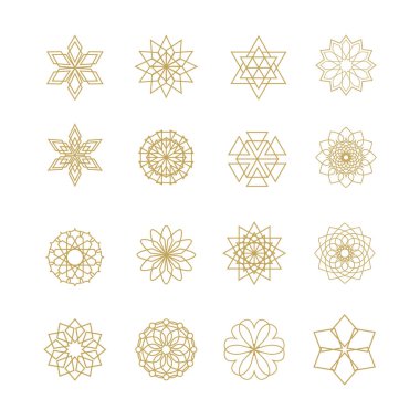 Beyaz arka plan üzerinde izole altın kar taneleri kümesi 