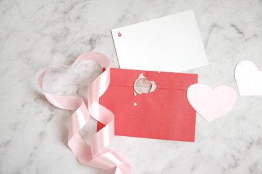 Sevgililer günü, zarf, şerit, gül, kalp, pembe için kompozisyon