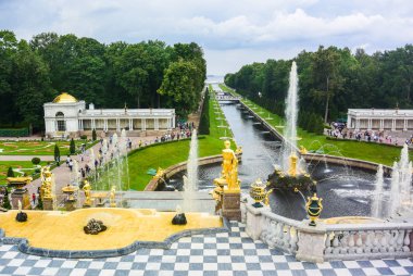 St. Petersburg Rusya-Ağustos 05, 2016: Peterhof Grand Cascade