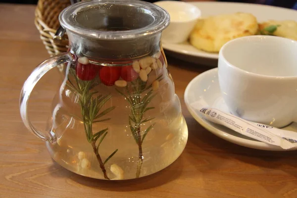 Чайник Чашка Чая Внутри Деревянном Фоне Кафе Столе — стоковое фото