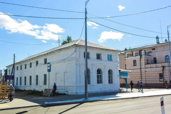 Lesosibirsk Russland Juni 2019 Alte Holzhäuser Mit Geschnitzten Fenstern Kleinstadt — Stockfoto