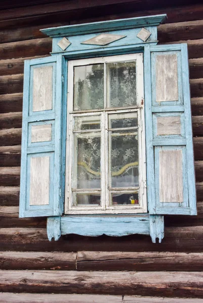 Holzfenster Alten Häusern Russischen Norden Schöne Aufnahmen Schnitzen Traditionelles Holzgehäuse — Stockfoto