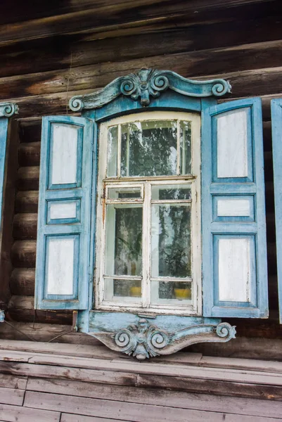 Holzfenster Alten Häusern Russischen Norden Schöne Aufnahmen Schnitzen Traditionelles Holzgehäuse — Stockfoto