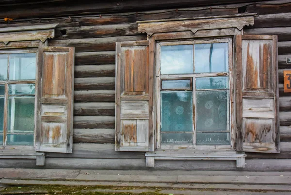 Fenêtres Bois Dans Les Vieilles Maisons Nord Russe Joli Tir — Photo