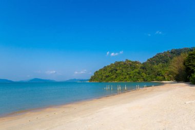 Teluk alanında beach Malezya Pangkor adada. Güzel deniz manzarası ve Güney Doğu Asya'da alınan liman.