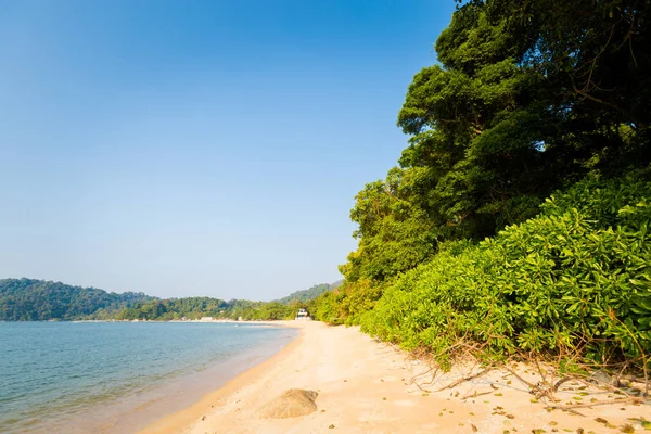 Teluk Nipah mercan beach Malezya Pangkor adada. Güzel manzara ile Güney Doğu Asya'da alınan deniz.