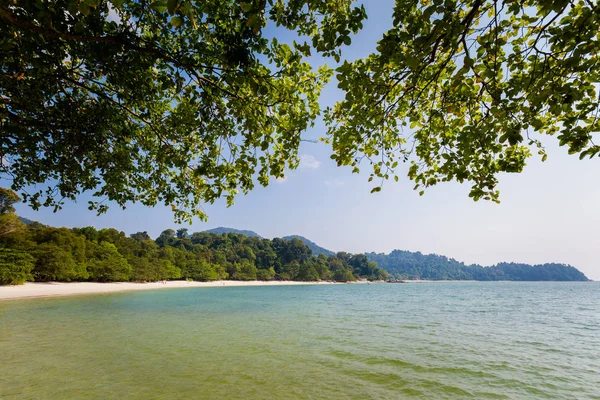 Teluk Nipah mercan beach Malezya Pangkor adada. Güzel manzara ile Güney Doğu Asya'da alınan deniz.