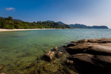 Teluk Nipah mercan beach Malezya Pangkor adada. Güzel manzara ile Güney Doğu Asya'da alınan deniz.