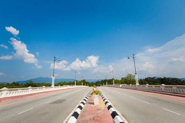 Hermoso Paisaje Con Puente Del Sultán Jamnatan Sultan Abdul Jalil — Foto de Stock