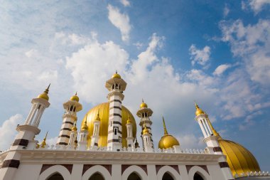 Malezya'da Kuala Kangsar şehirde Ubudiah Camii güzel mimarisi. Güney Doğu Asya sakral binalarda.