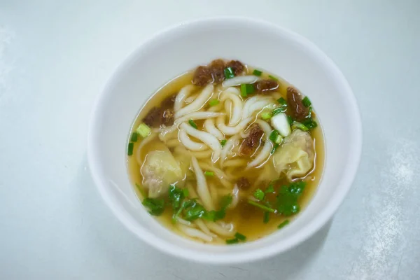 Sopa Caldo Aromático Asiático Recién Preparada Con Albóndigas Dimsum Fideos —  Fotos de Stock