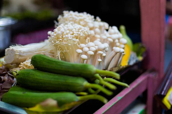 Courgettes Frescos Cogumelo Agulha Mercado Local Bangkok Tradicional Tailandês Ingredientes — Fotografia de Stock