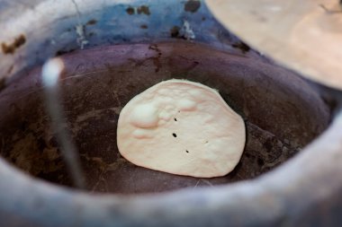 Cameron Highlands yerel restoran Hint fırında pişirme taze Malezya tandır naan ekmek. Geleneksel Asya mutfağı taze malzemelerle yapılmış.