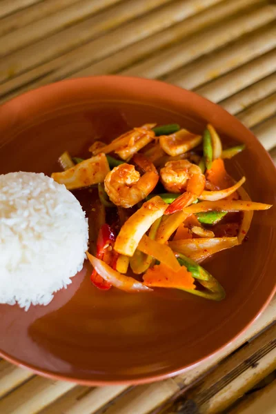 Fresco Preparado Asiático Picante Pasta Curry Rojo Mariscos Mezcla Servida —  Fotos de Stock