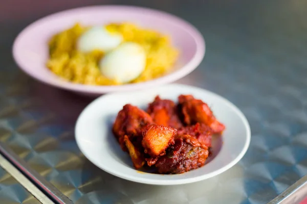 Frisch Zubereitetes Malaysisches Tandoori Hühnerset Serviert Mit Hart Gekochten Eiern — Stockfoto