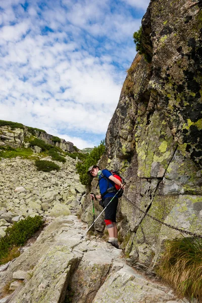 Turísticahermosa Velka Studena Dolina Montañas Eslovacas Del Alto Tatra Hermoso —  Fotos de Stock