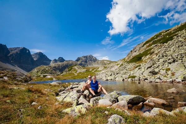 Aktives Paar Wunderschönen Velka Studena Dolina Slowakisches Hochtatra Gebirge Schönes — Stockfoto