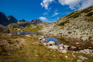 Güzel Velka Studena Dolina - Slovakça yüksek Tatra Dağları. Güzel yaz panorama - Hrebienok üzerinden Stary Smokovec yolda Zbojnicka Chata Sesterske pleso