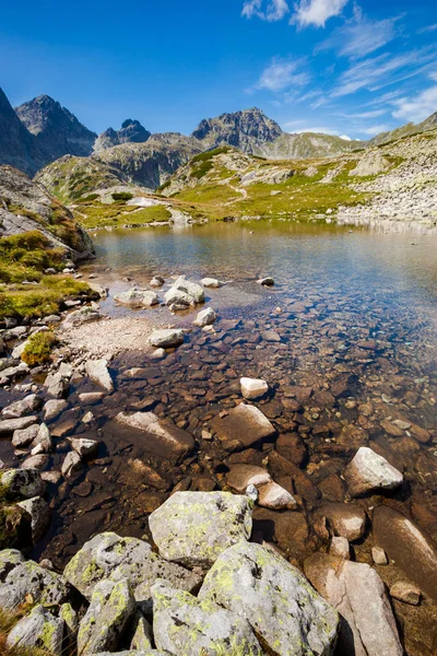 美丽的 Velka Dolina 在斯洛伐克高 Tatra 美丽的夏日全景 Sesterske 萨格勒布从飞鸟 Smokovec Hrebienok — 图库照片