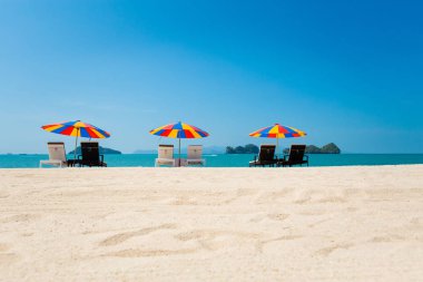 Güneşli Tanjung Rhu plaj Tropikal Langkawi Adası Malezya. Güney Doğu Asya'nın güzel doğa.