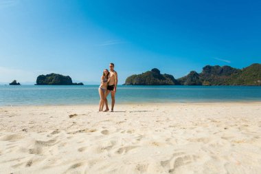 Turizm güneşli Tanjung Rhu plaj Tropikal Langkawi Adası Malezya. Güney Doğu Asya'nın güzel doğa.