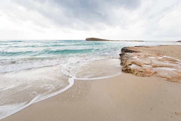 Hermosa Playa Ayia Napa Nissi Durante Tiempo Nublado Paisaje Isla — Foto de Stock
